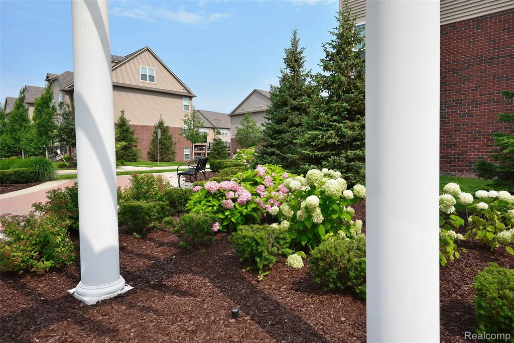 2817 Hartwick Drive Rochester Hills City MI 48307