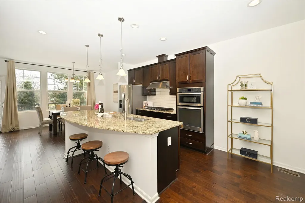2817 Hartwick Drive Rochester Hills City MI 48307