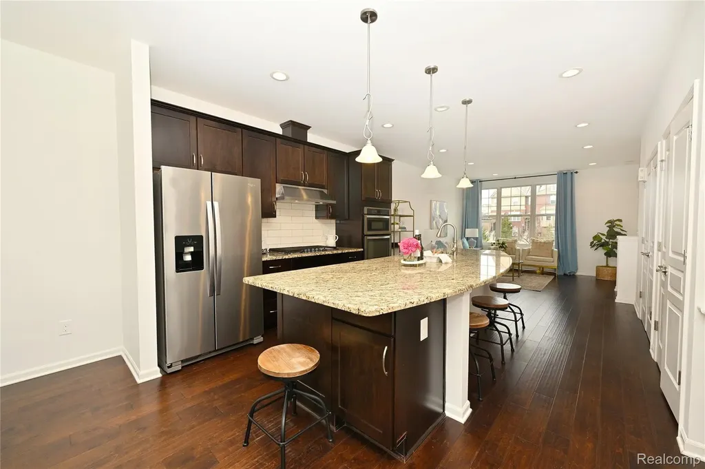 2817 Hartwick Drive Rochester Hills City MI 48307