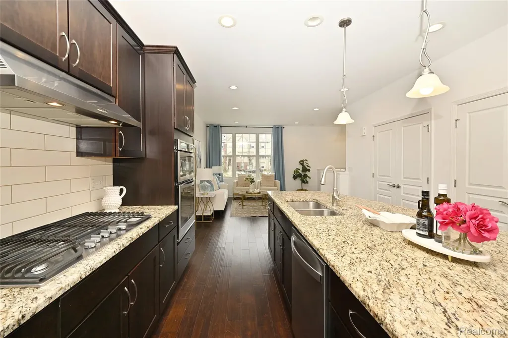 2817 Hartwick Drive Rochester Hills City MI 48307