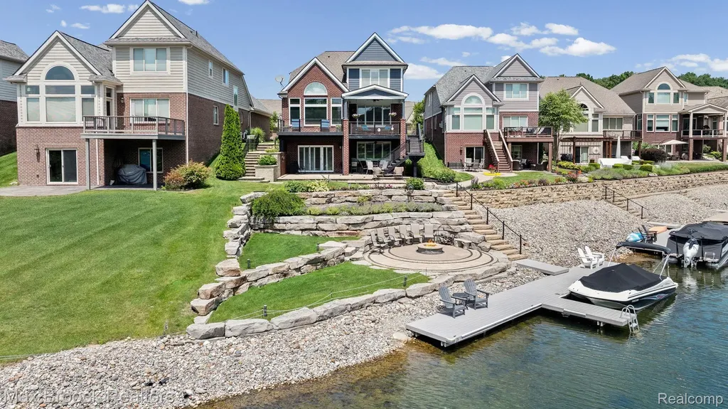 10812 Waterfall Court Green Oak Township MI 48178