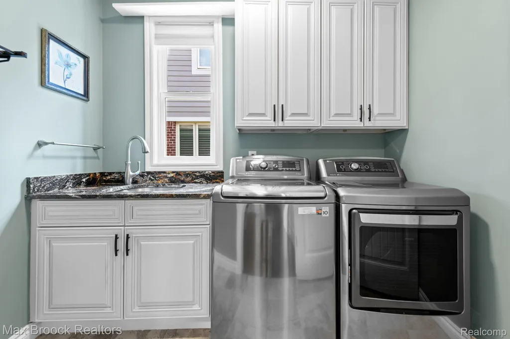 10812 Waterfall Court Green Oak Township MI 48178