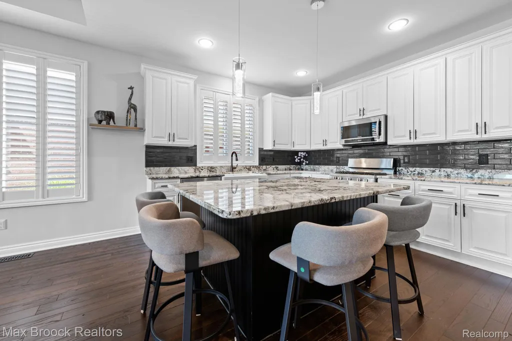 10812 Waterfall Court Green Oak Township MI 48178