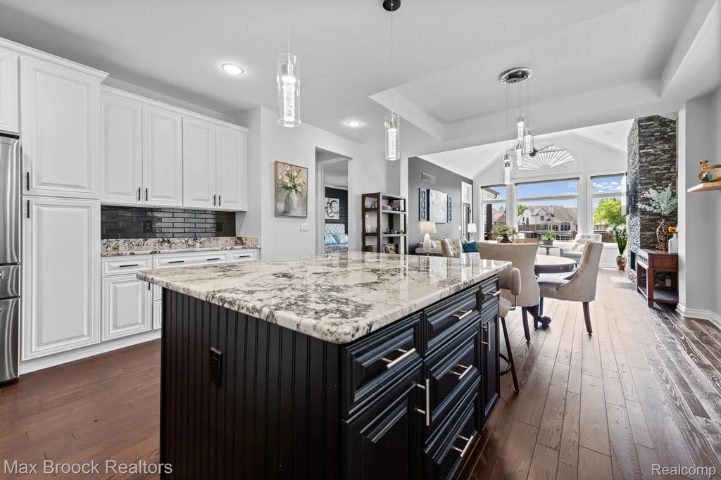10812 Waterfall Court Green Oak Township MI 48178