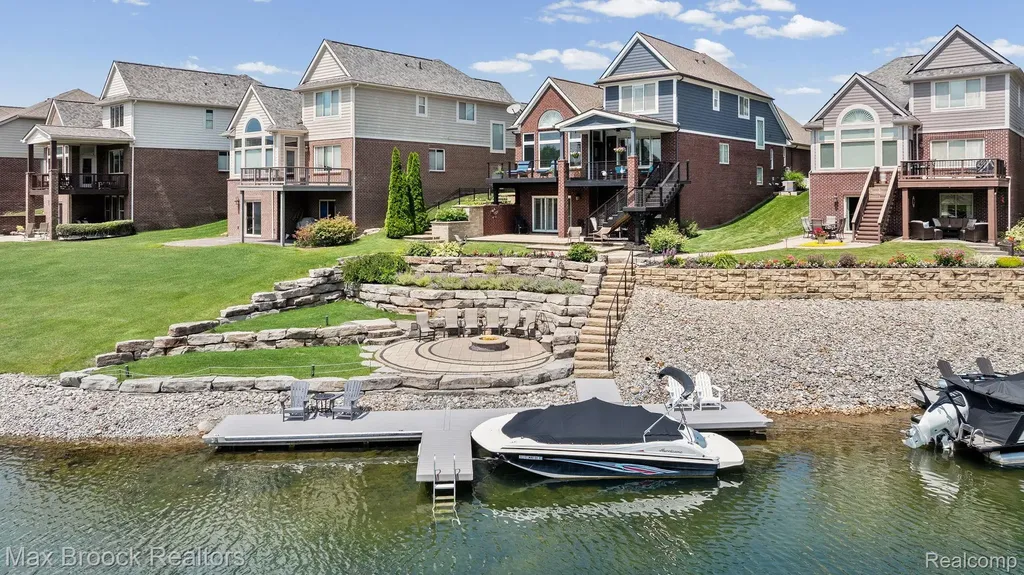 10812 Waterfall Court Green Oak Township MI 48178