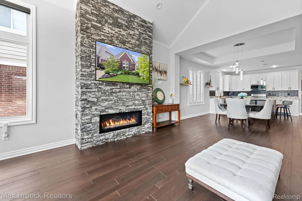 10812 Waterfall Court Green Oak Township MI 48178