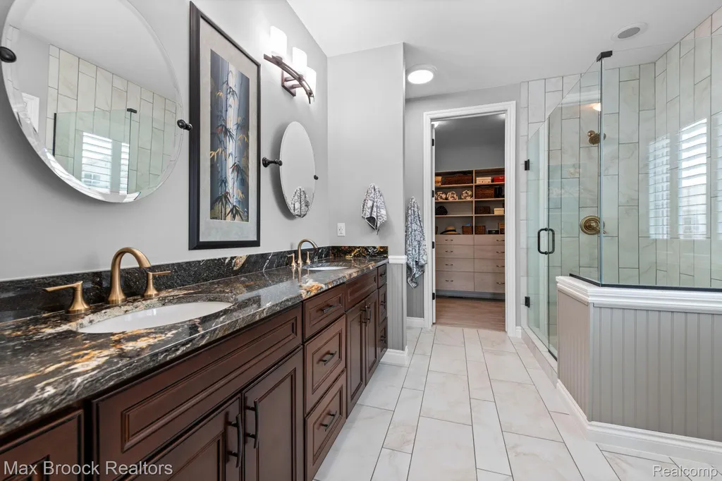 10812 Waterfall Court Green Oak Township MI 48178