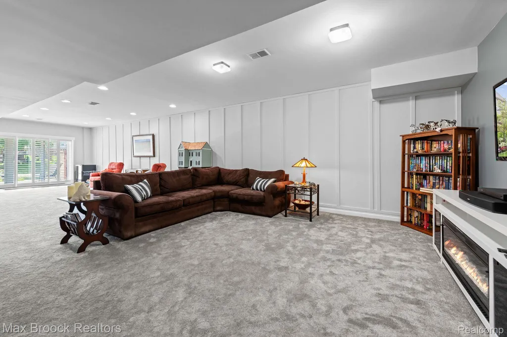 10812 Waterfall Court Green Oak Township MI 48178