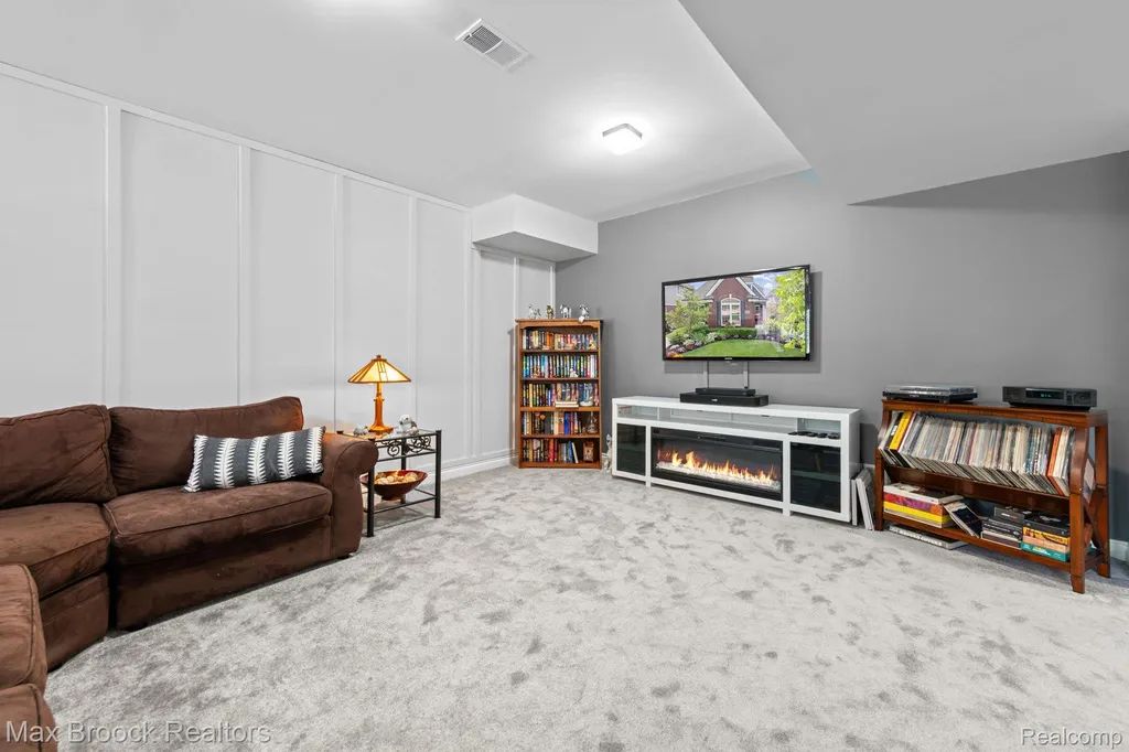 10812 Waterfall Court Green Oak Township MI 48178