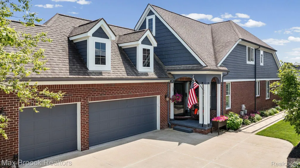 10812 Waterfall Court Green Oak Township MI 48178