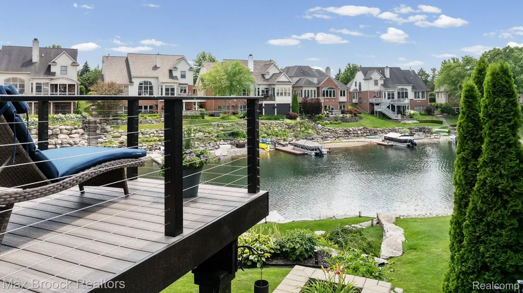 10812 Waterfall Court Green Oak Township MI 48178