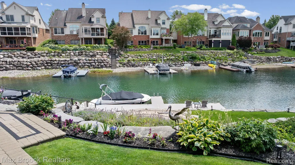 10812 Waterfall Court Green Oak Township MI 48178
