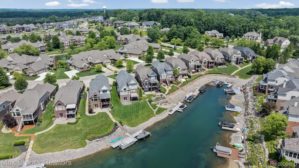 10812 Waterfall Court Green Oak Township MI 48178