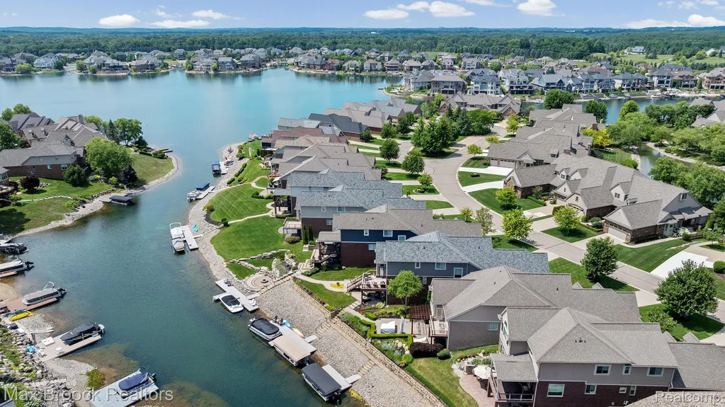 10812 Waterfall Court Green Oak Township MI 48178