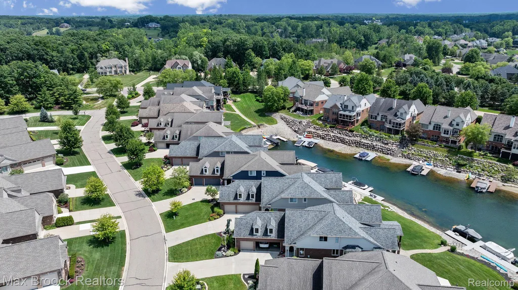 10812 Waterfall Court Green Oak Township MI 48178