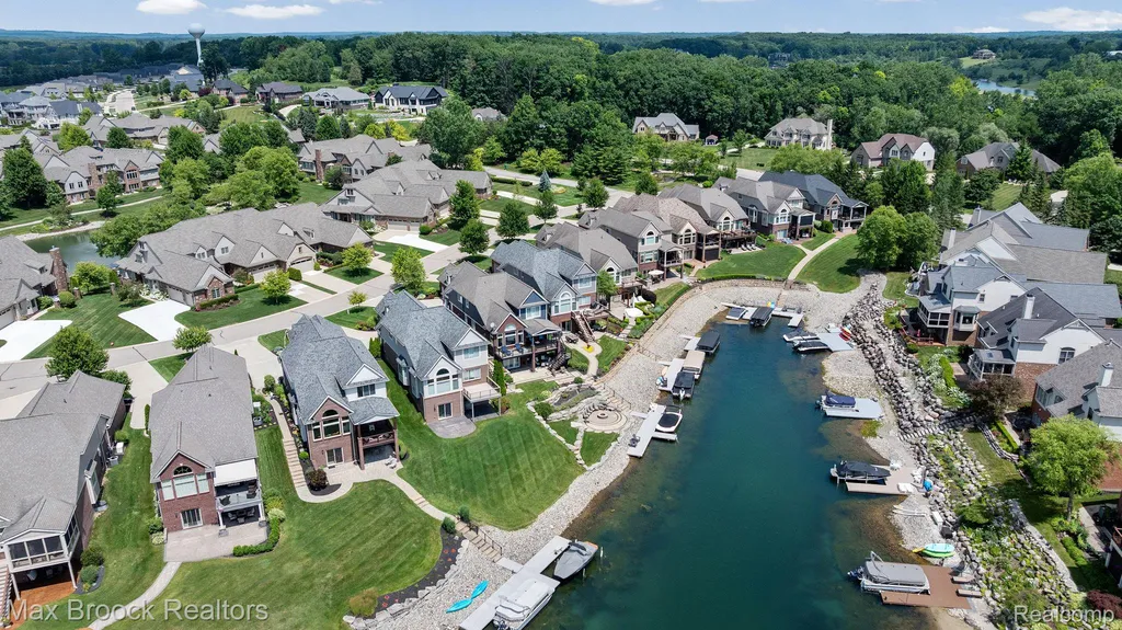 10812 Waterfall Court Green Oak Township MI 48178
