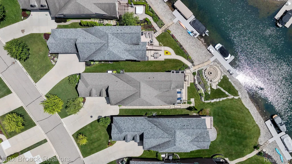 10812 Waterfall Court Green Oak Township MI 48178