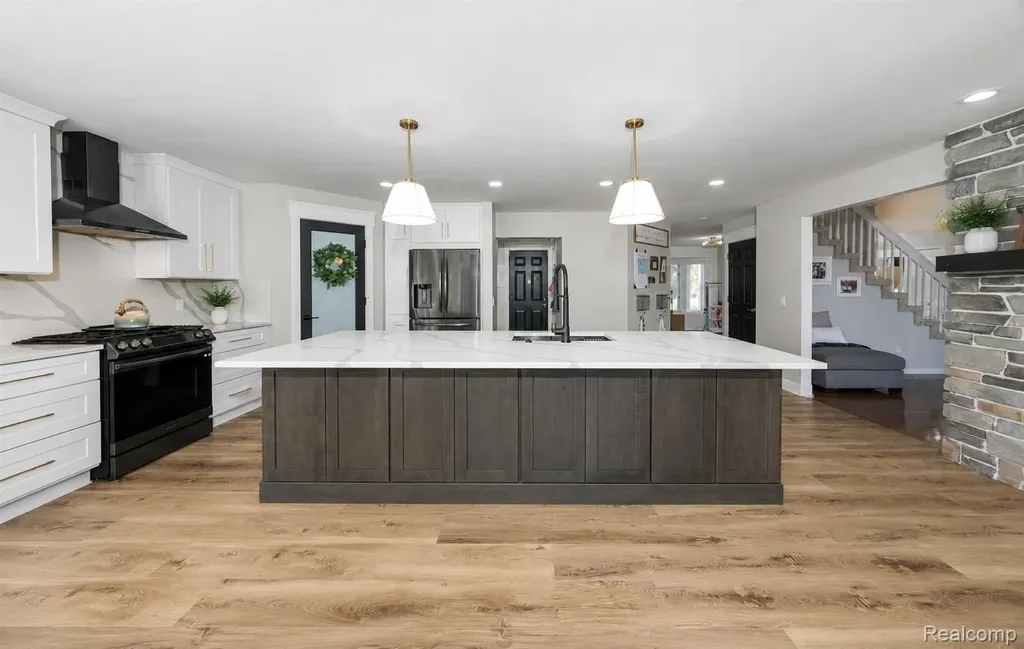14257 Mandarin Drive Shelby Charter Township MI 48315