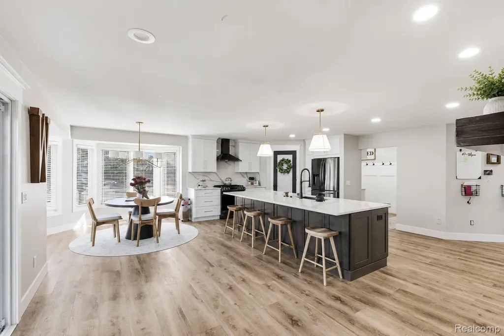14257 Mandarin Drive Shelby Charter Township MI 48315