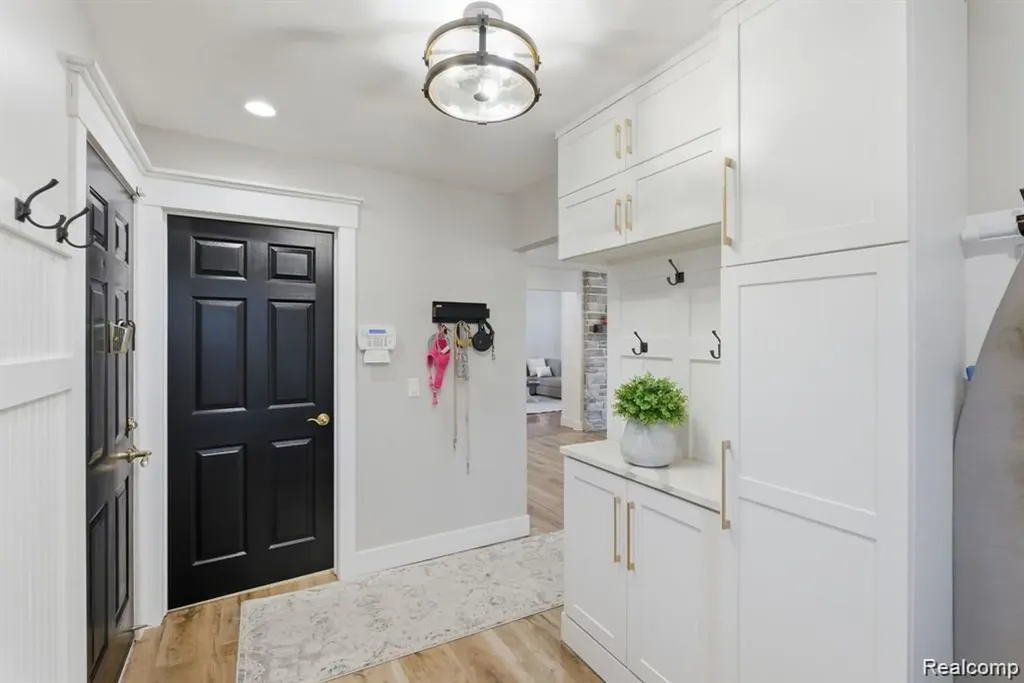 14257 Mandarin Drive Shelby Charter Township MI 48315