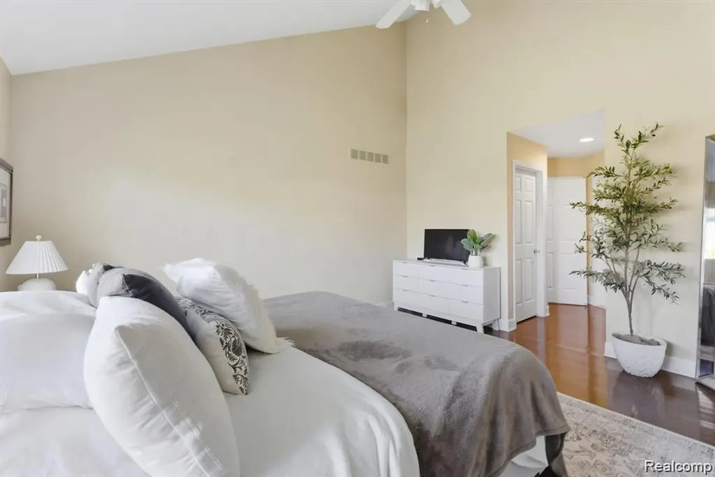14257 Mandarin Drive Shelby Charter Township MI 48315