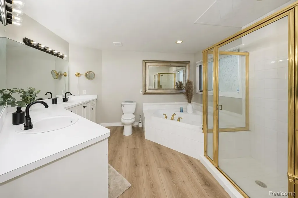 14257 Mandarin Drive Shelby Charter Township MI 48315
