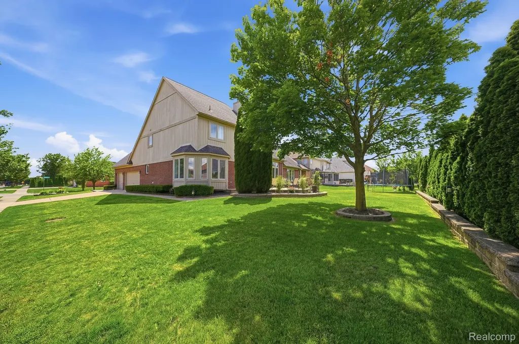 14257 Mandarin Drive Shelby Charter Township MI 48315