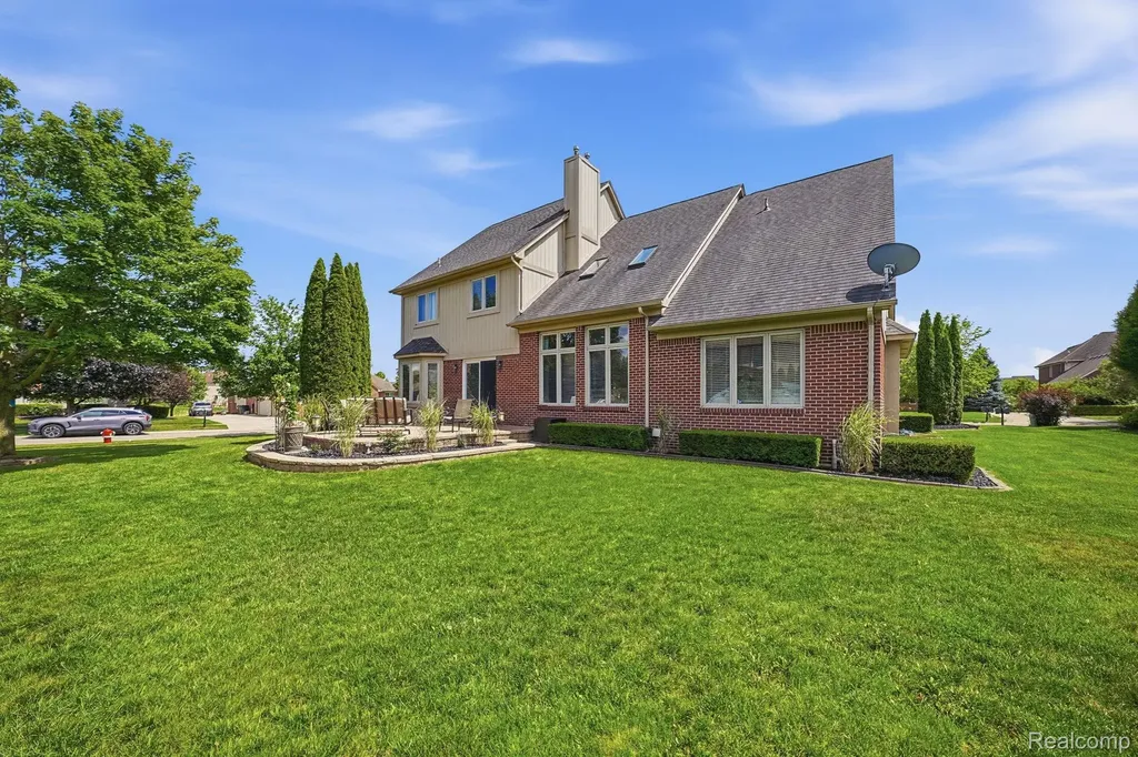 14257 Mandarin Drive Shelby Charter Township MI 48315