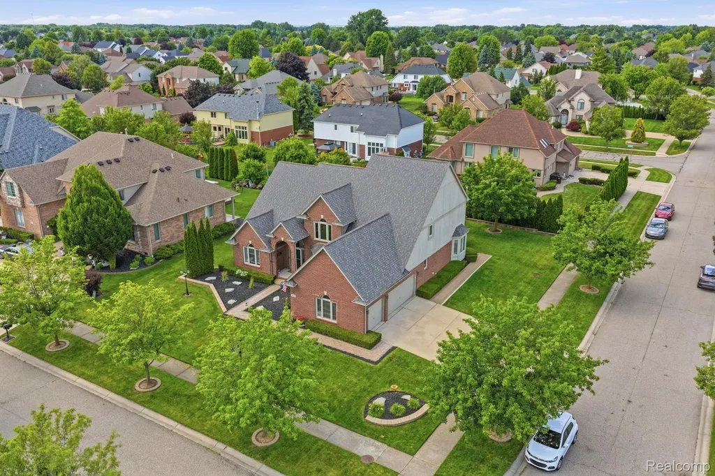 14257 Mandarin Drive Shelby Charter Township MI 48315
