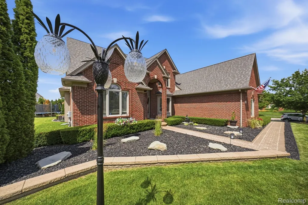 14257 Mandarin Drive Shelby Charter Township MI 48315