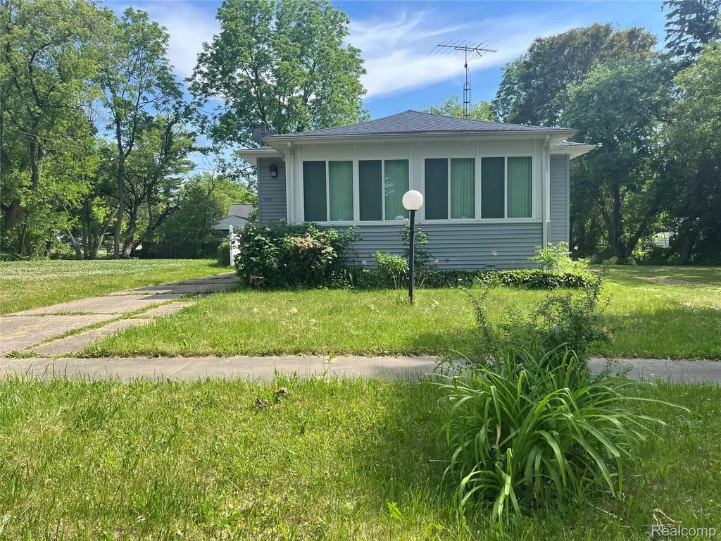 506 E Eldridge Avenue Flint City MI 48505