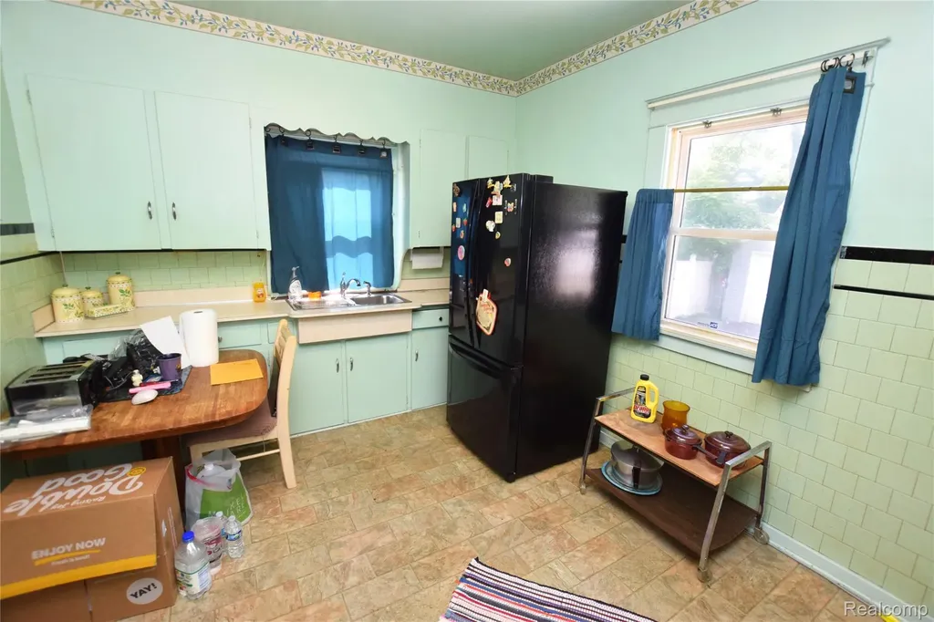 506 E Eldridge Avenue Flint City MI 48505
