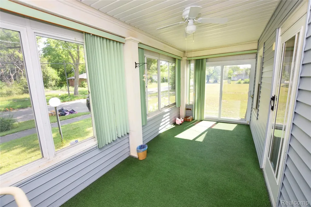 506 E Eldridge Avenue Flint City MI 48505