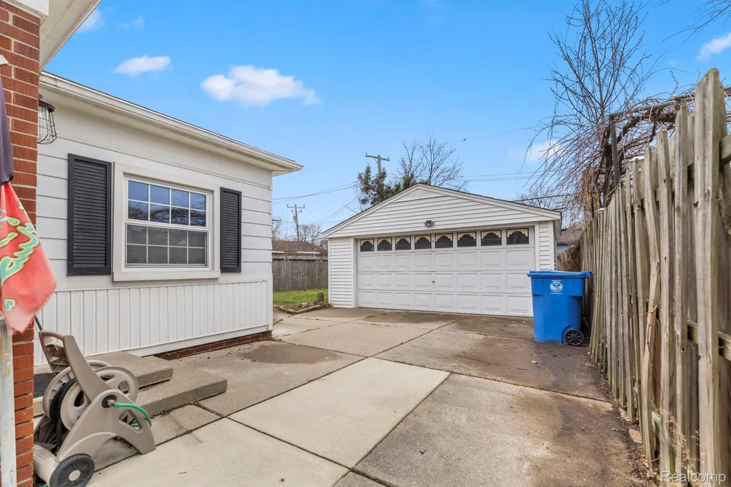 26705 Rouge River Drive Dearborn Heights City MI 48127