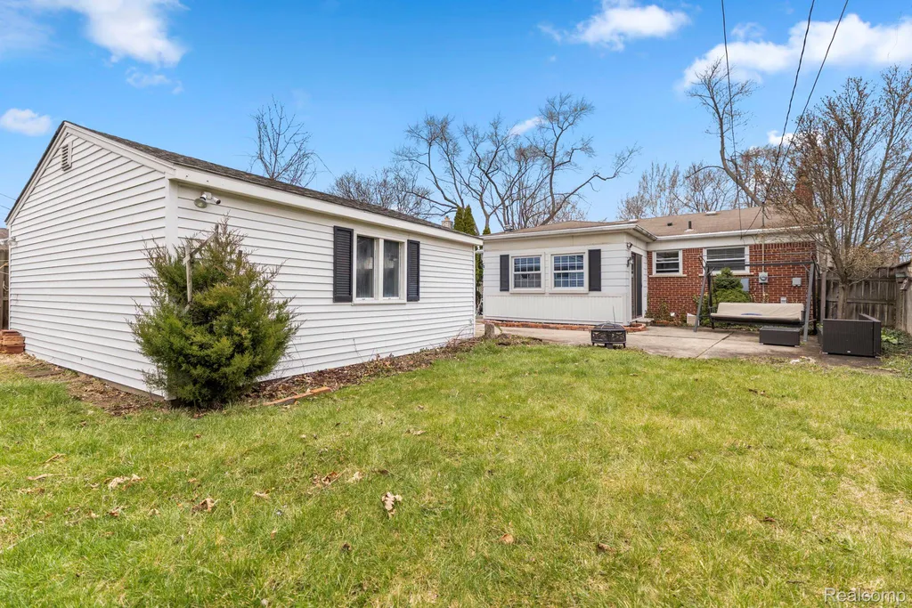 26705 Rouge River Drive Dearborn Heights City MI 48127