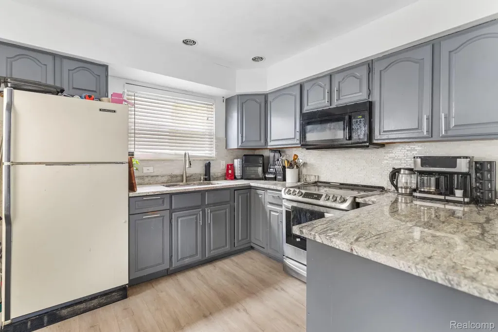 26705 Rouge River Drive Dearborn Heights City MI 48127