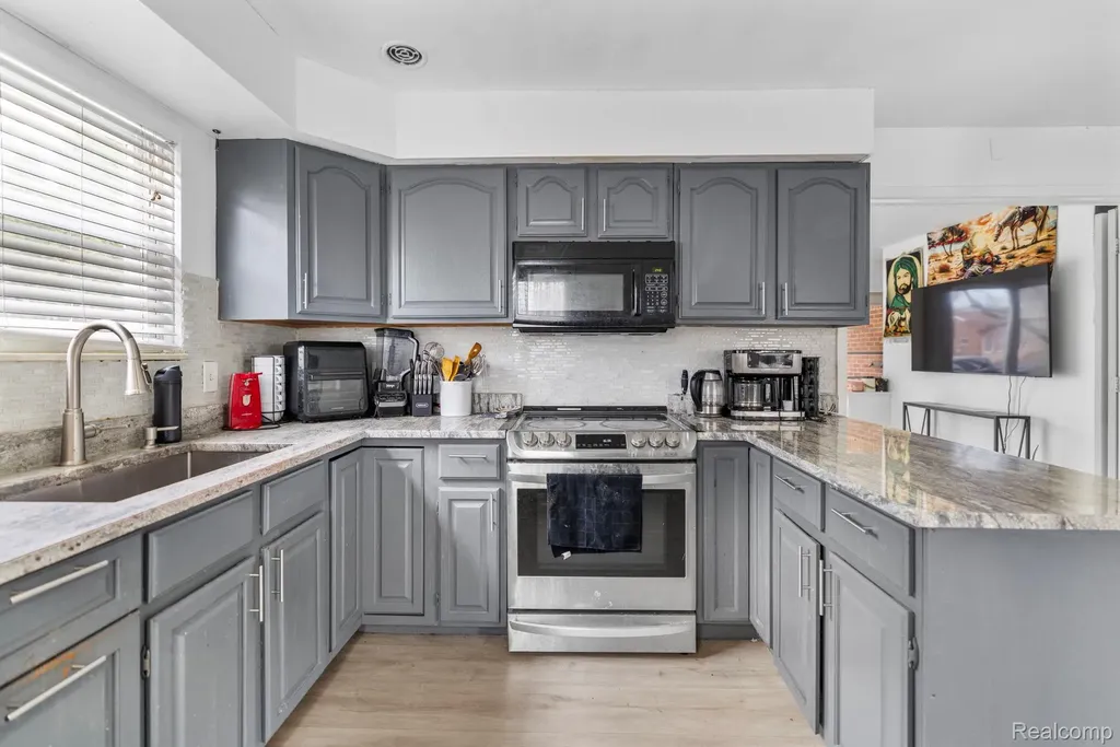 26705 Rouge River Drive Dearborn Heights City MI 48127