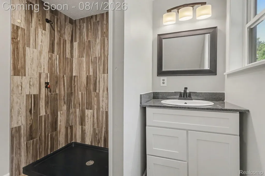 1253 Harper Road Alaiedon Township MI 48854