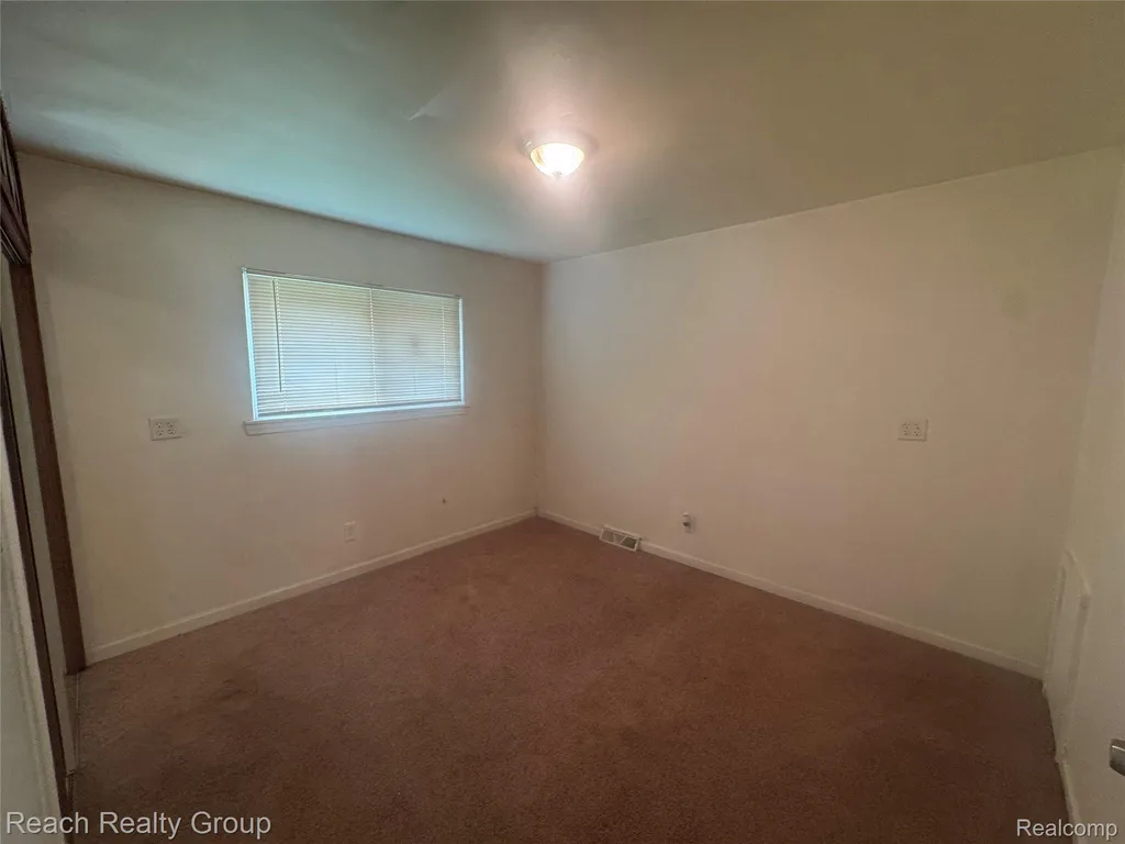 18513 Centralia Redford Charter Township MI 48240