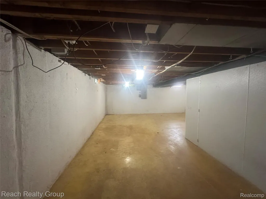 18513 Centralia Redford Charter Township MI 48240
