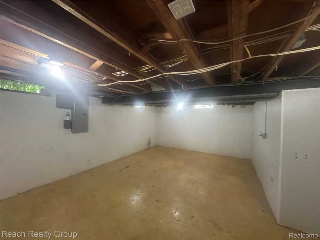 18513 Centralia Redford Charter Township MI 48240