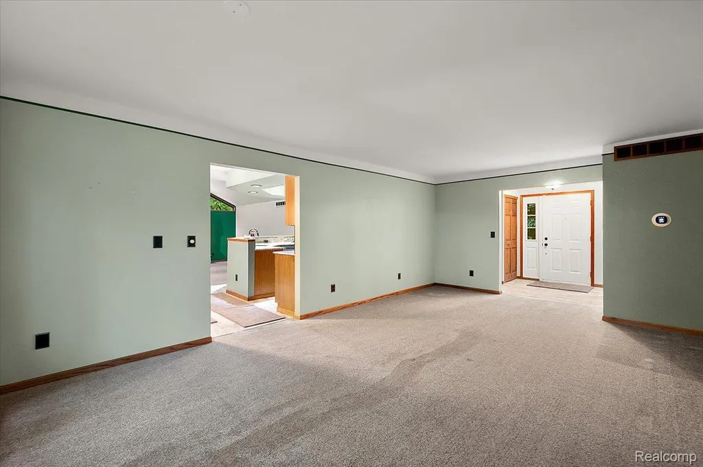 670 Rolling Acres Drive Brandon Charter Township MI 48462