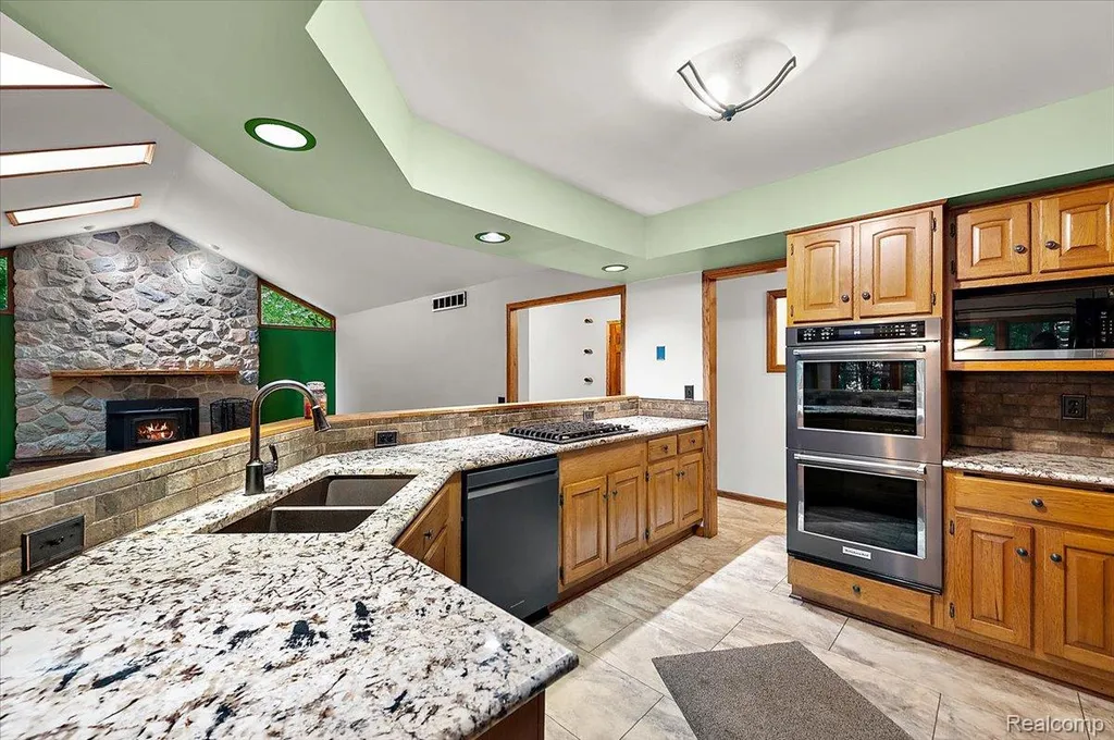 670 Rolling Acres Drive Brandon Charter Township MI 48462