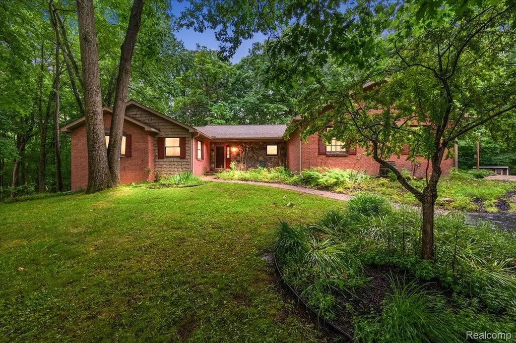 670 Rolling Acres Drive Brandon Charter Township MI 48462
