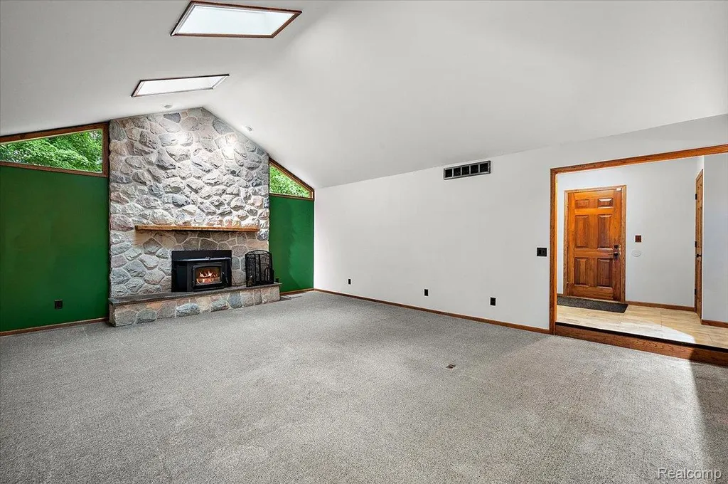 670 Rolling Acres Drive Brandon Charter Township MI 48462