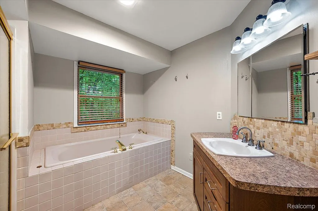 670 Rolling Acres Drive Brandon Charter Township MI 48462