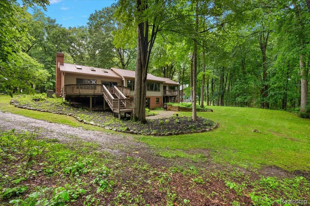 670 Rolling Acres Drive Brandon Charter Township MI 48462