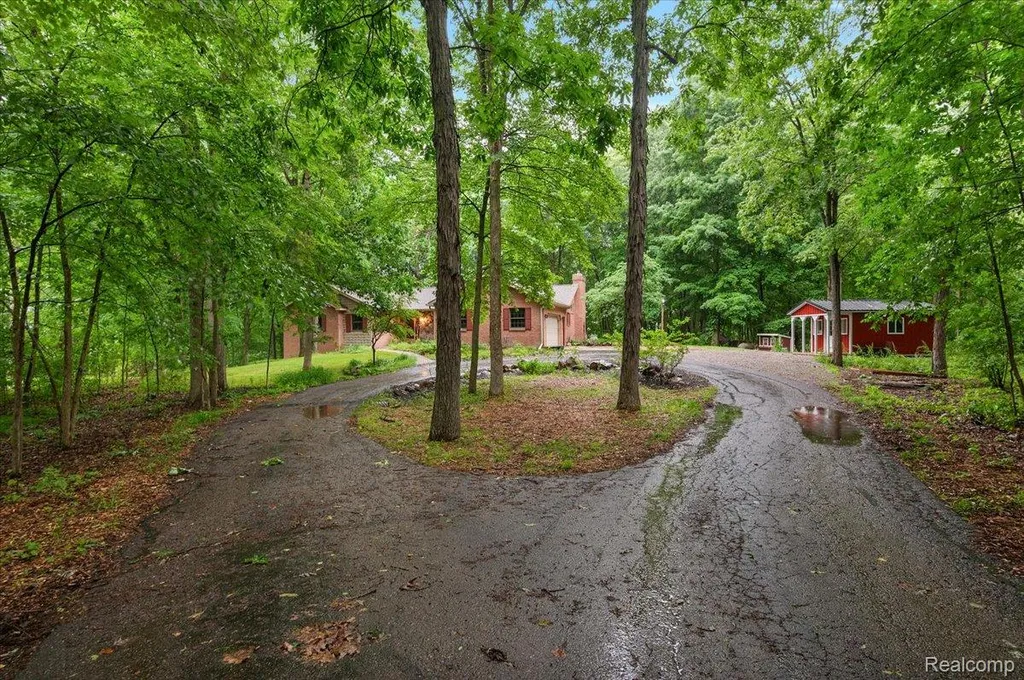 670 Rolling Acres Drive Brandon Charter Township MI 48462