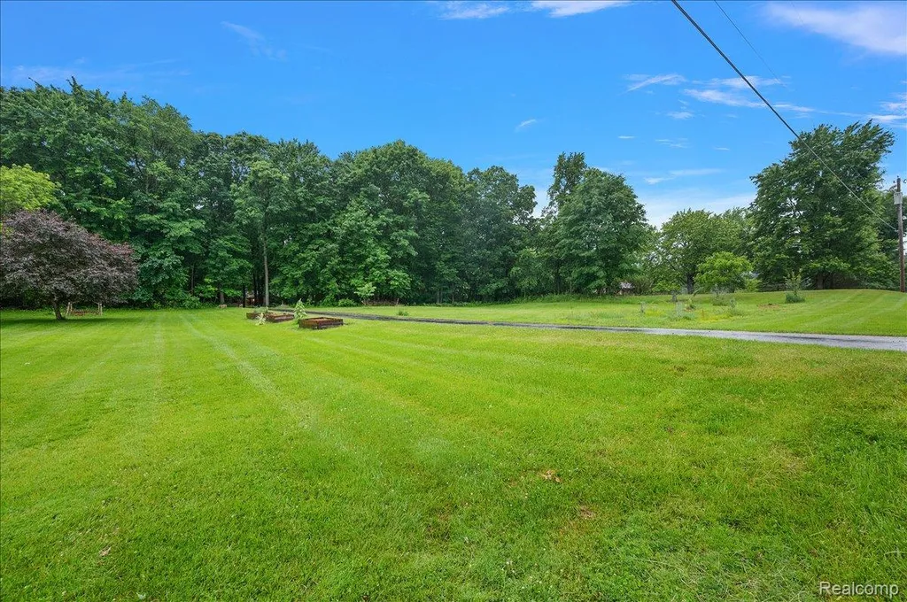 670 Rolling Acres Drive Brandon Charter Township MI 48462