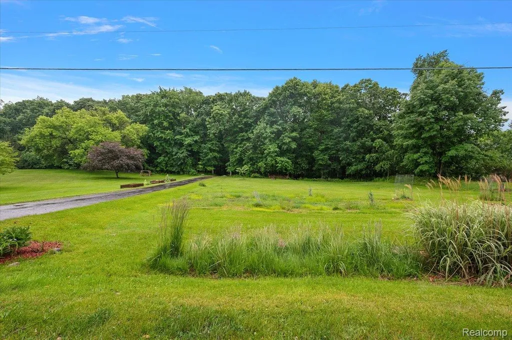 670 Rolling Acres Drive Brandon Charter Township MI 48462